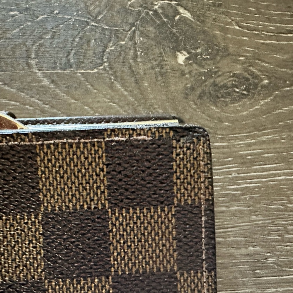 Louis Vuitton Damier Ebene Key Holder - Picture 4 of 7
